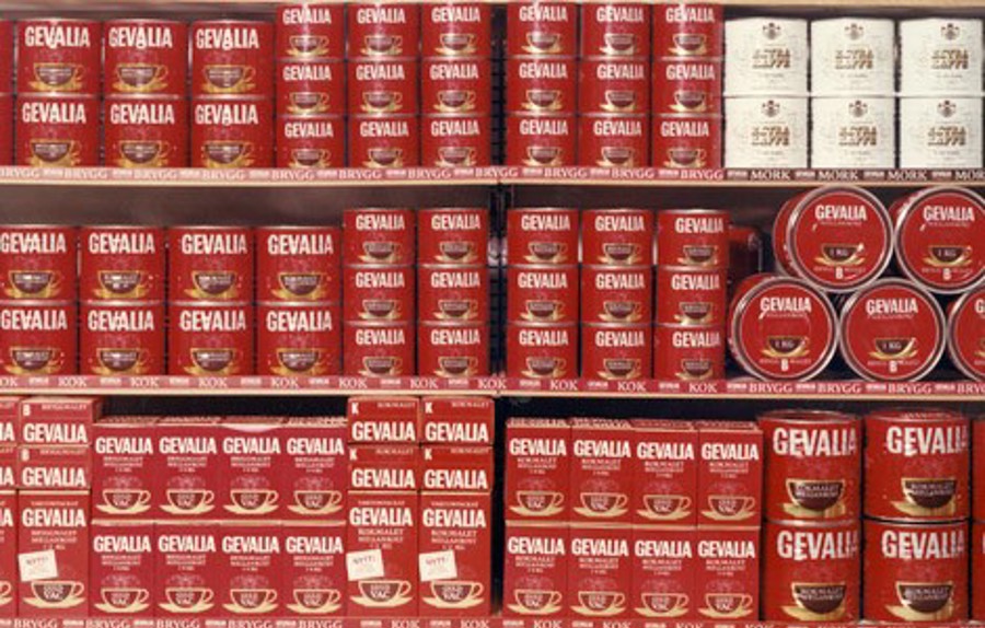 1971 ställ med Gevalia kaffeprodukter med röd produktetikett, hela sortimentet i snabbköpet